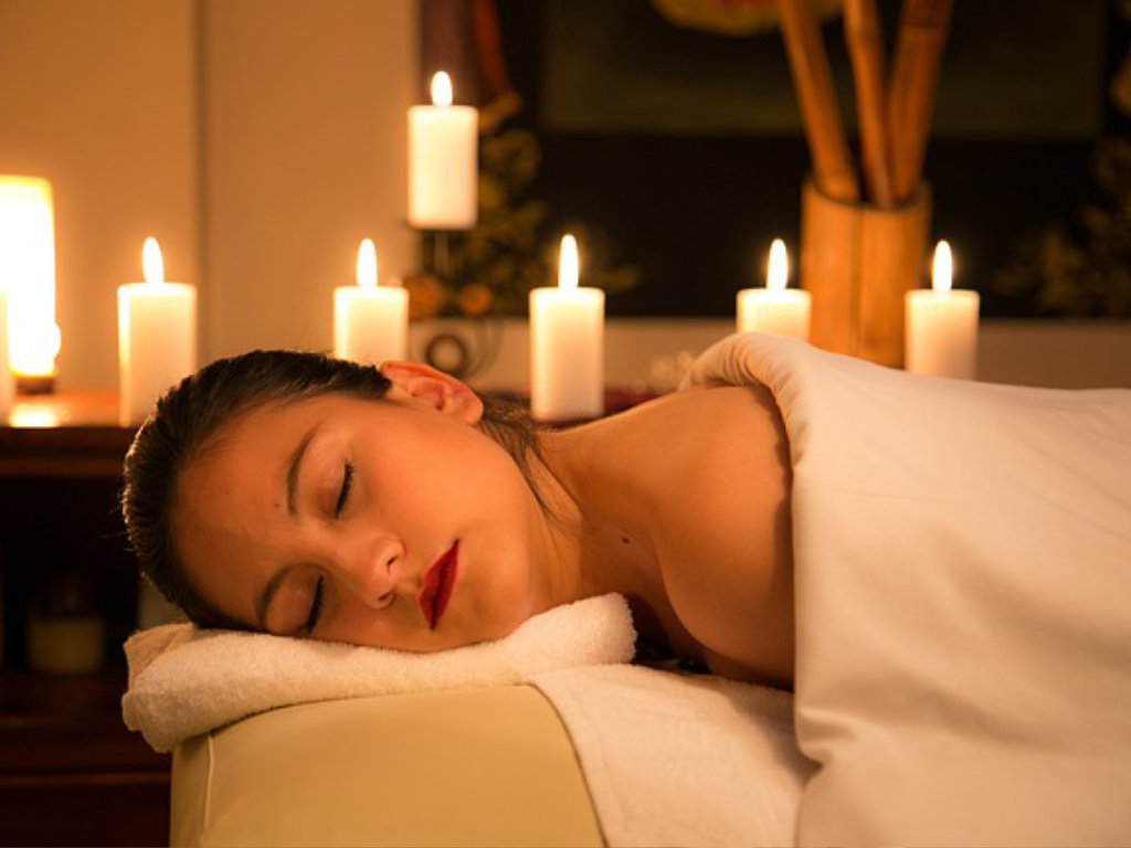 Tibetische Rücken- und Fußmassage